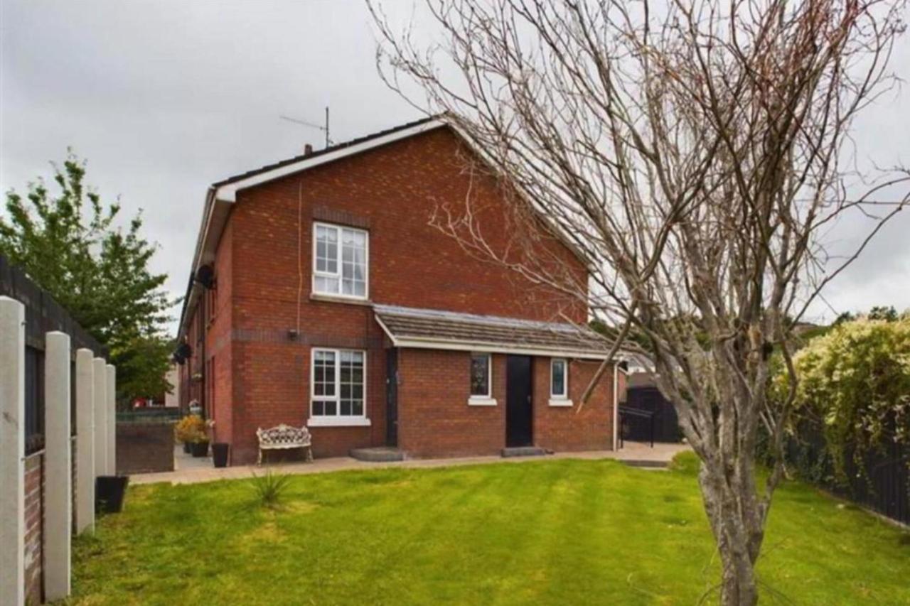 4 Bedroom House in Newry Central - Ferienwohnung Newry