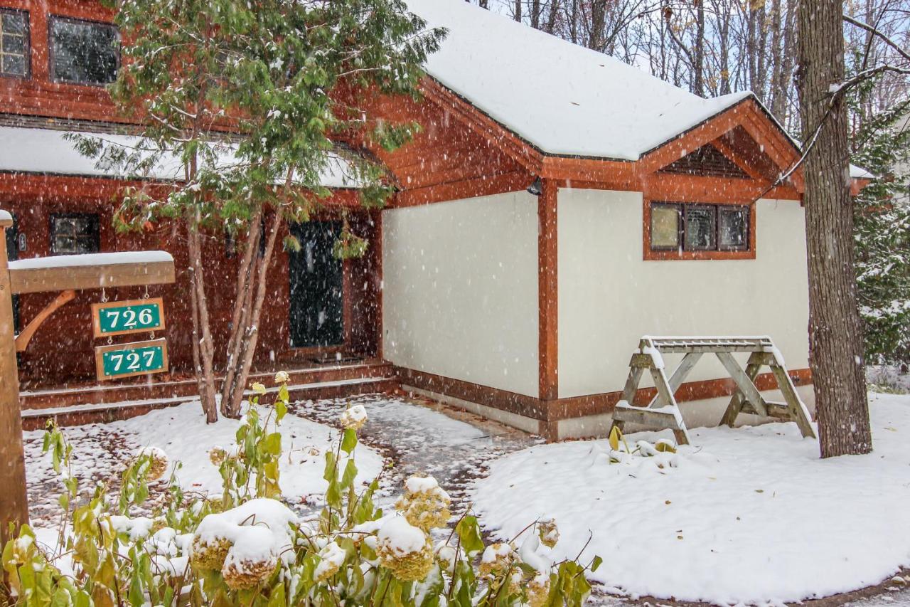 Ski-In 5BR Retreat at Boyne Mtn - Walk to Lifts & Fun! - B&B Boyne Falls