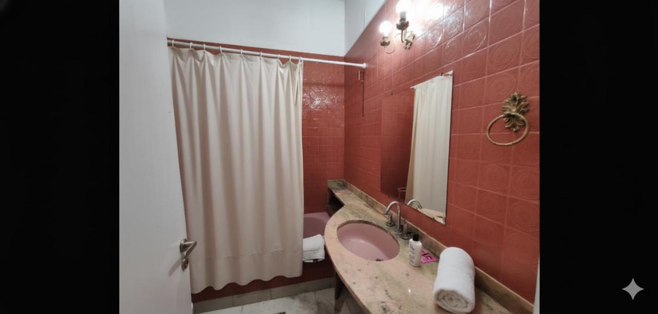 Suite Pringles 1740 Parking Planta Baja - B&B Yerba Buena