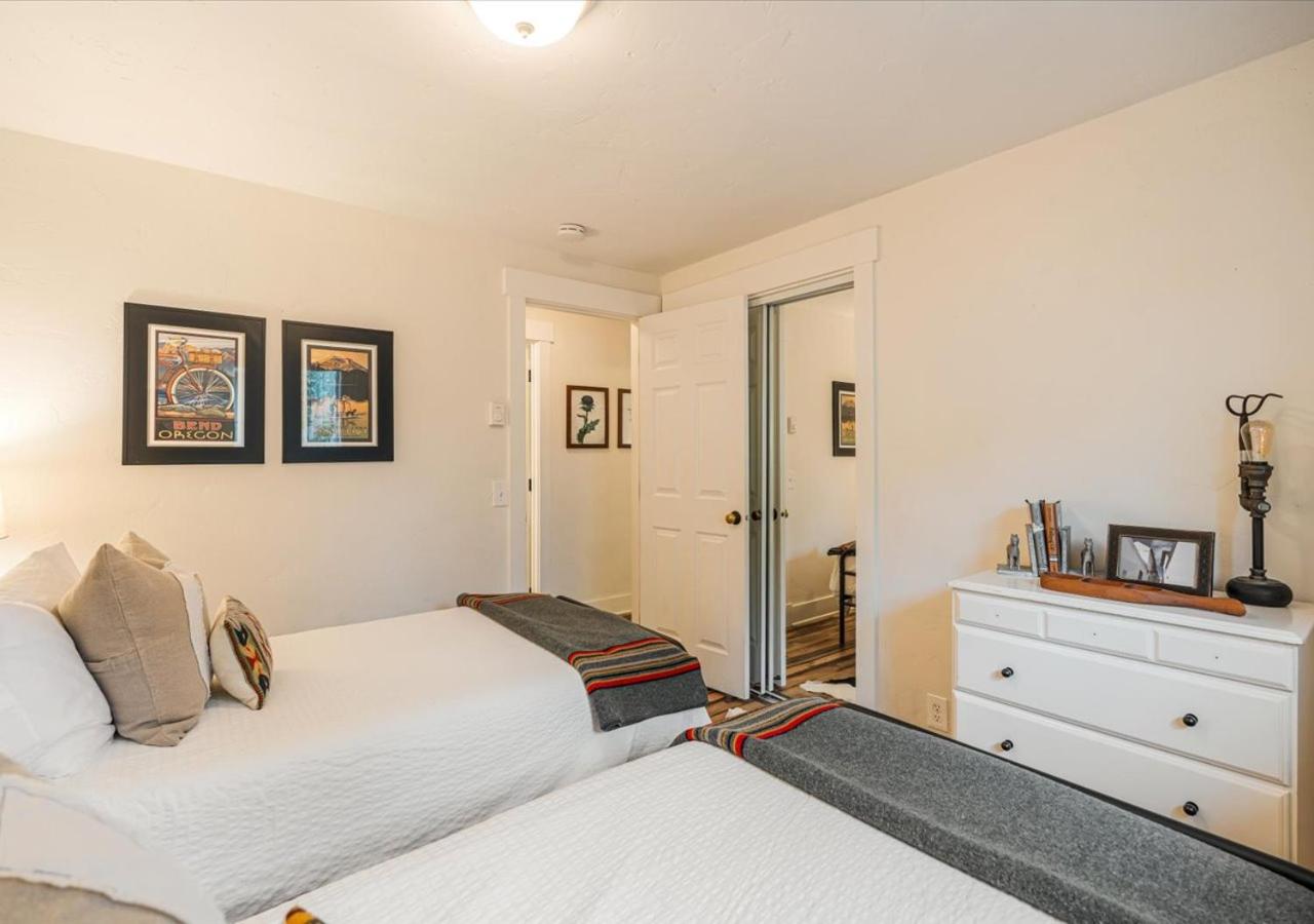 Branch & Thistle, 20 Min to Mt Bachelor & Hot Tub - Chambres d’hôtes Bend