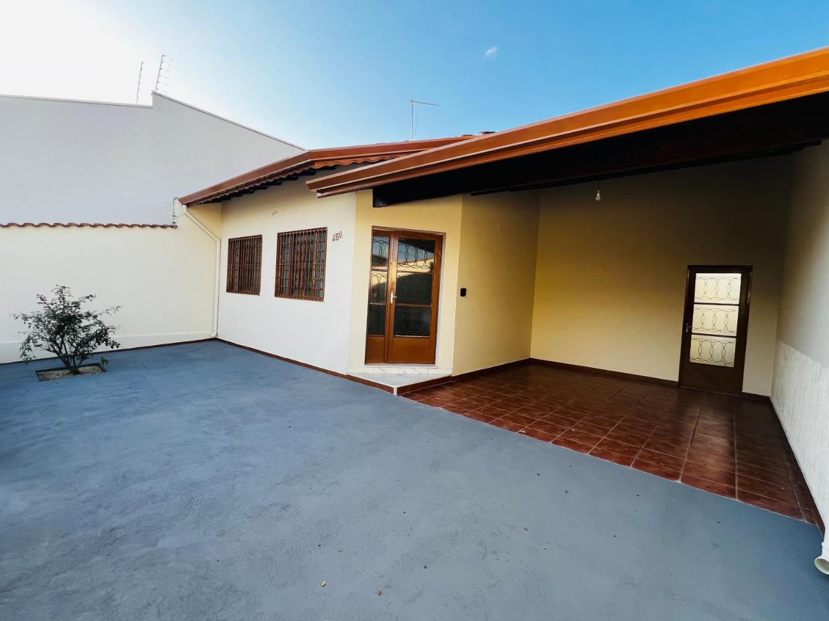 Casa para 10 pessoas a 500m da Basílica - Chambres d'hôtes Aparecida