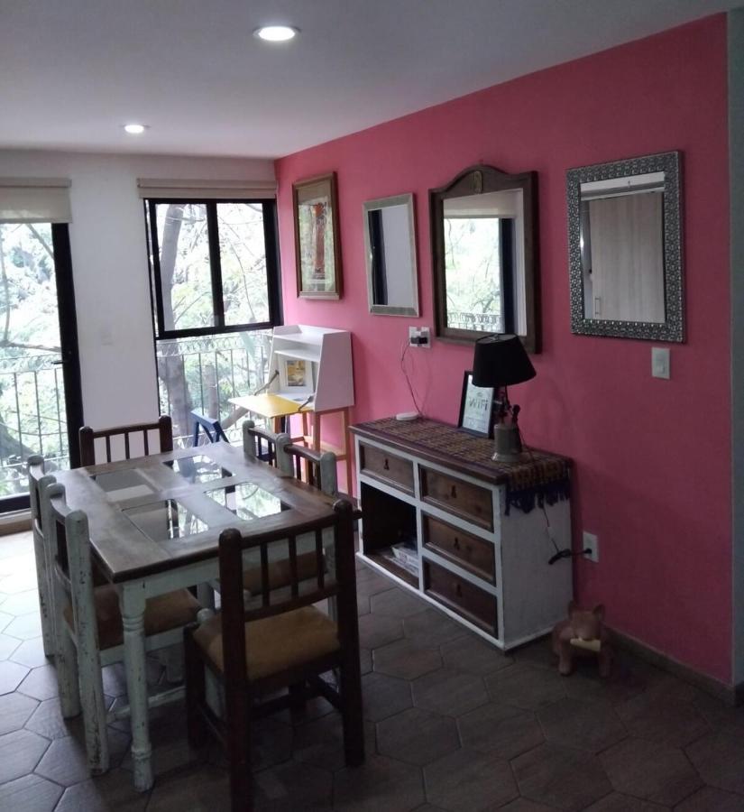 Mexican Vista a parque con balcones corazón CDMX - B&B Città del Messico