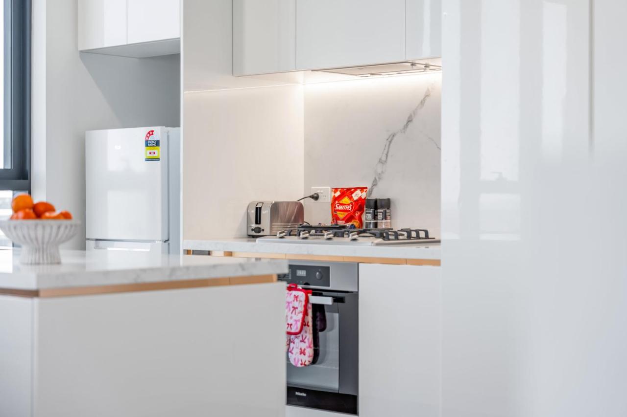 Spacious 4BR Family Apt in Box Hill Free Parking x 2 - B&B Box Hill