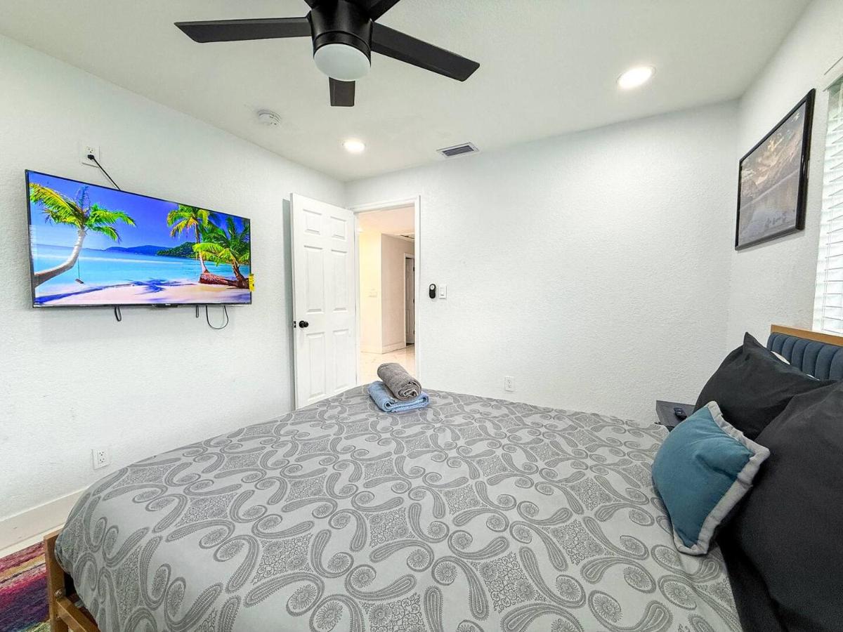 Relax & Play Pool, Games & Prime Location - B&B Fleetwood Manor