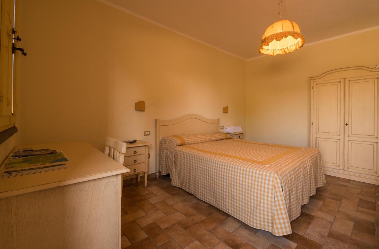 B&B Pescia Romana - B&B Corte degli Struzzi - Bed and Breakfast Pescia Romana