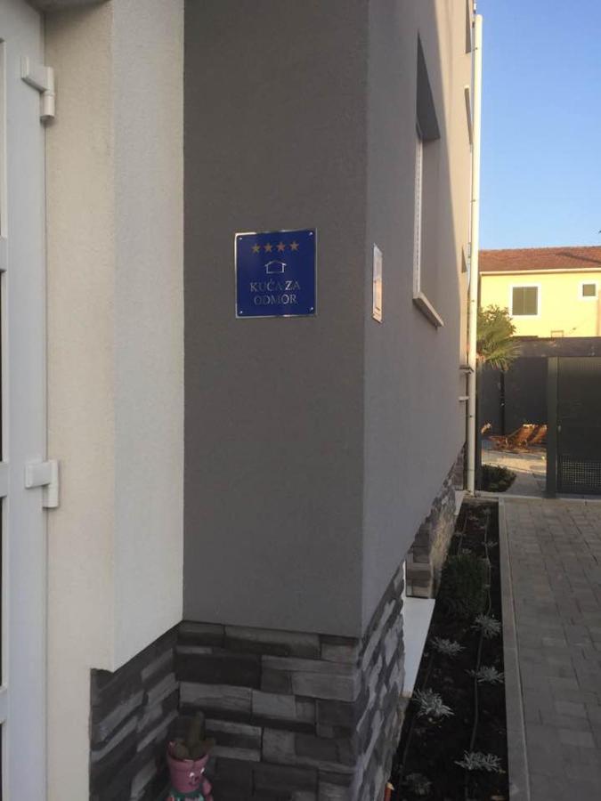 Villa Pjena Luxury Mediterranean Retreat with Private Pool - B&B Biograd na Moru