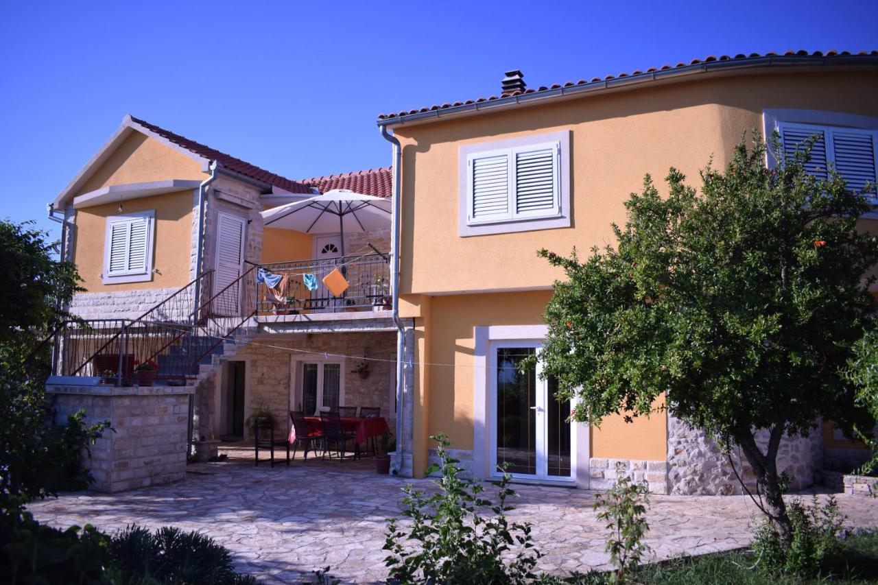 Matanovi dvori-Krka National Park - B&B