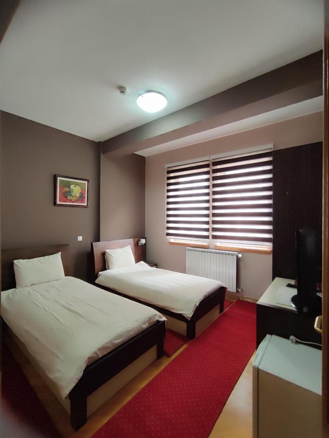 Classic Dreibettzimmer