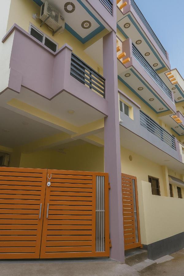 Esay Stays - B&B Varanasi