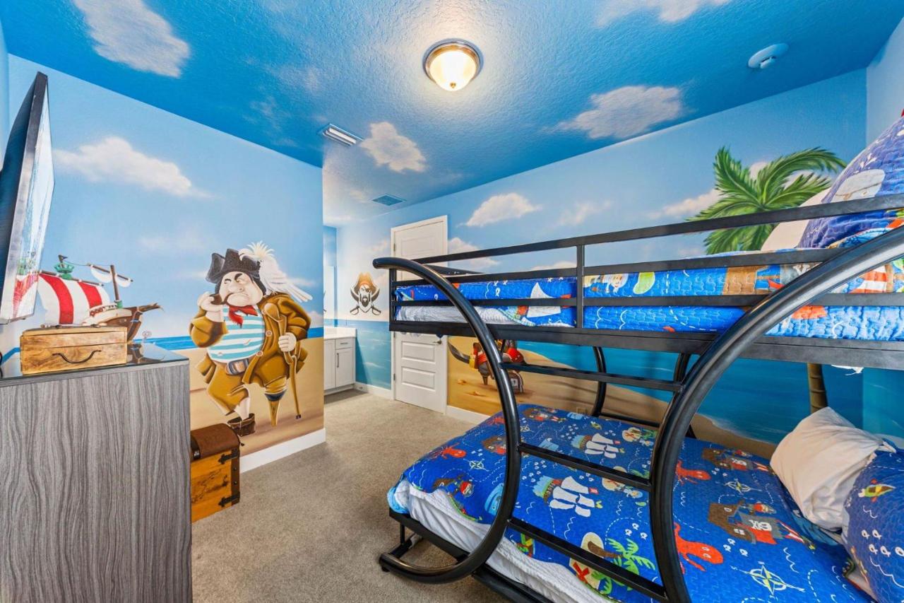 Energetic Bright 9 Bdrm Villa With Theater at Encore - B&B Orlando