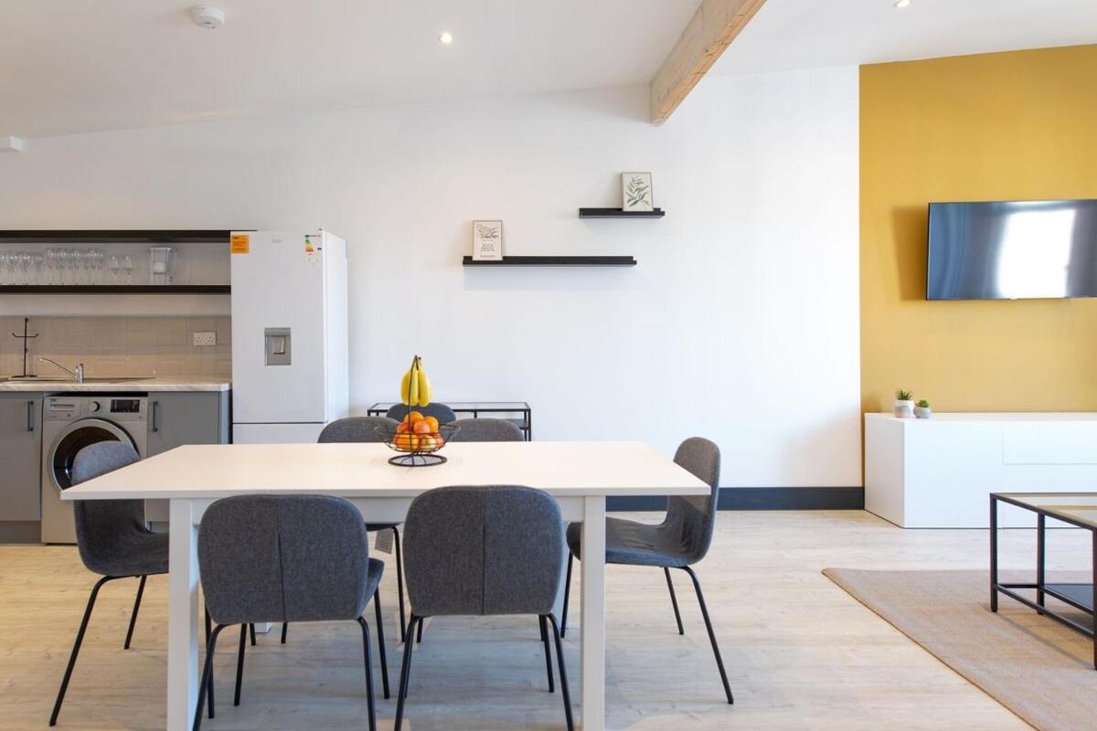 City Centre 2-Bed in Kings Building - B&B Swansea