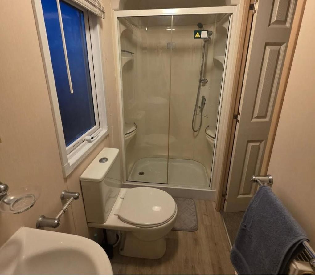 Caravan by the Sea D09 - B&B Kinmel Bay