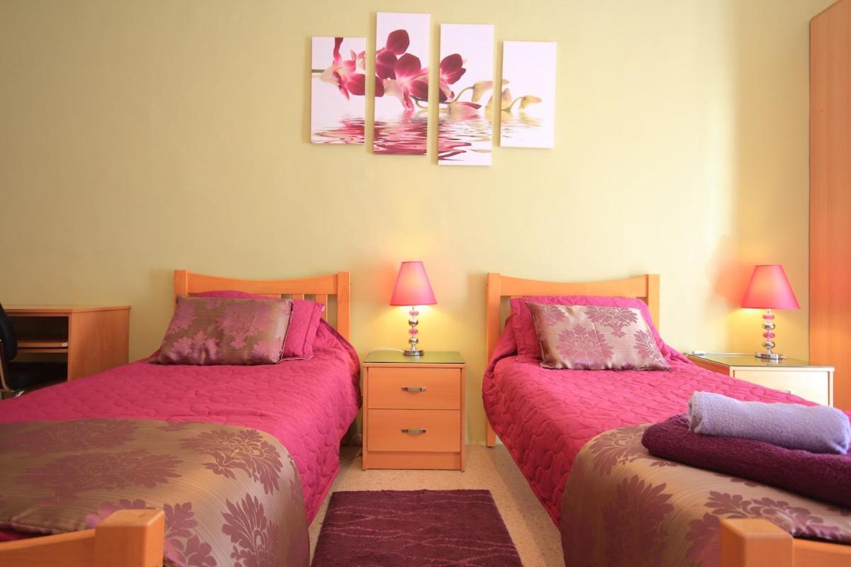 Big Modern apartment in Central St Julians for 5 persons - B&B San Julian's