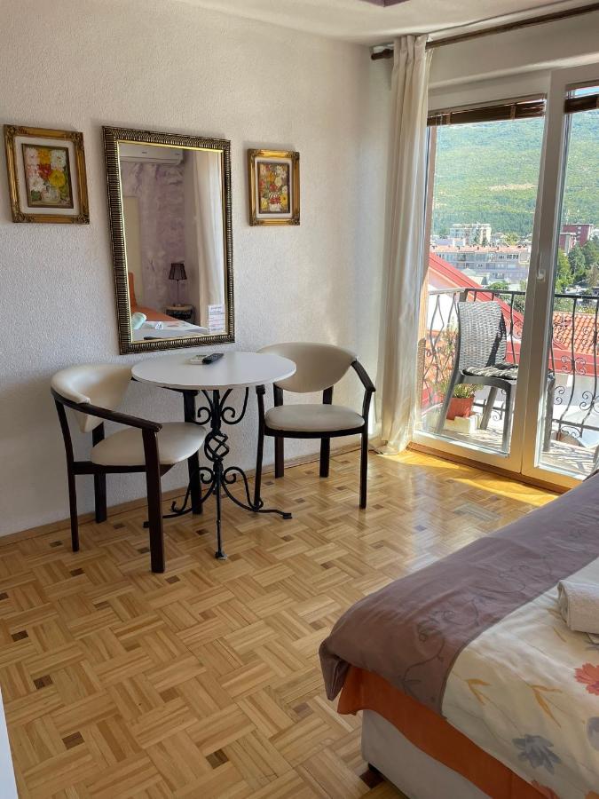 Camera Matrimoniale con Vista Lago e Balcone