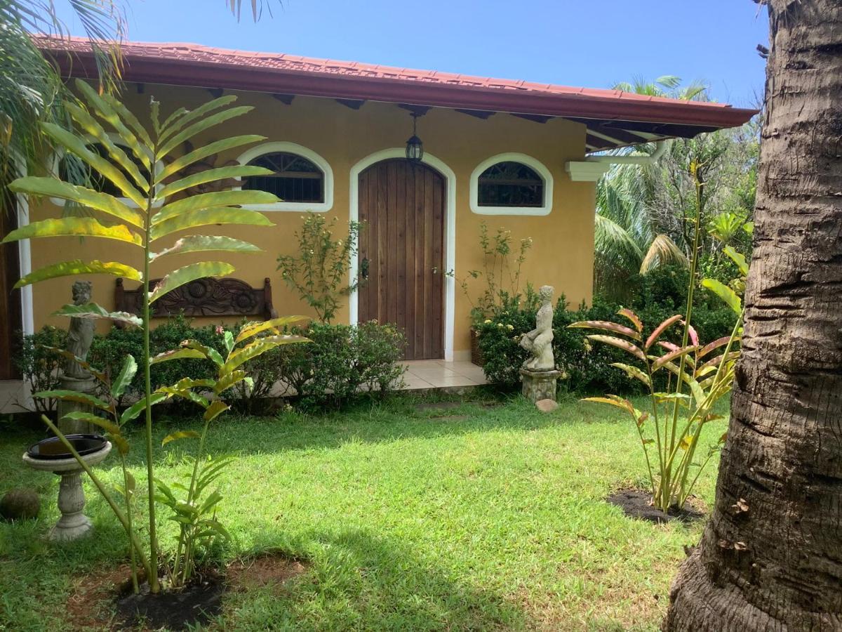 PRIVATE SPACE Just you and the Birds with PRIVATE INFINITY POOL - B&B Uvita