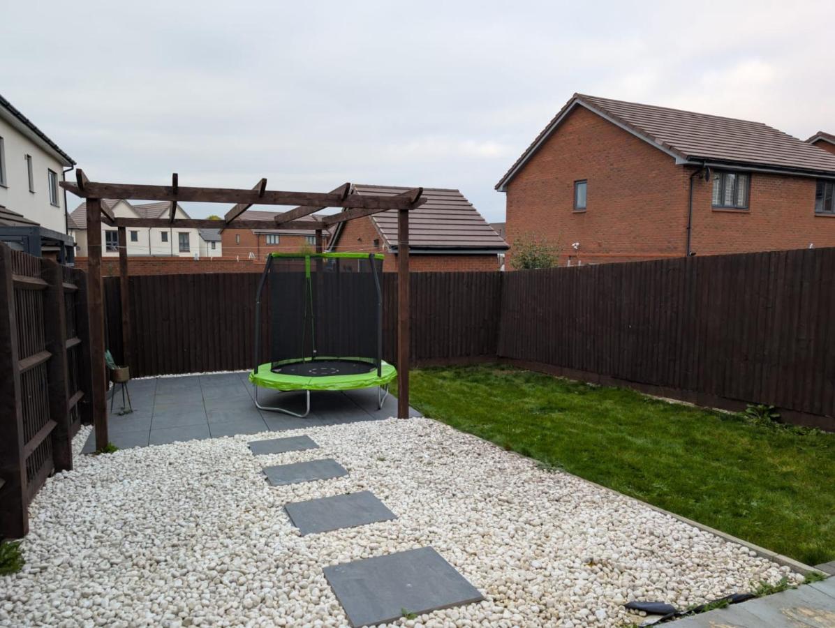 14 Lumb close - B&B Swindon