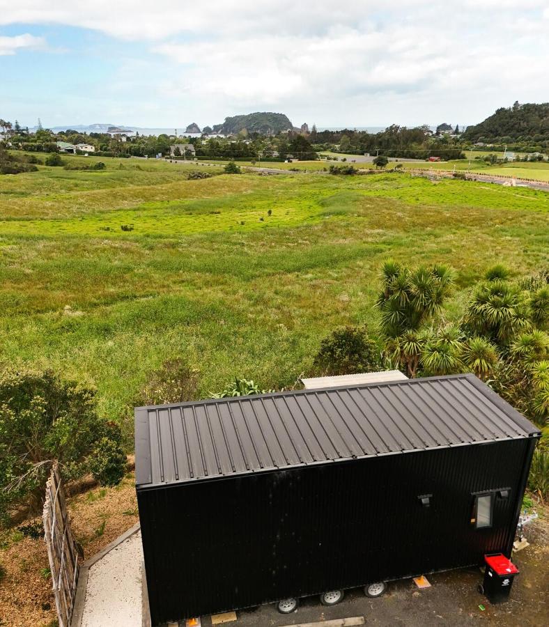 Hahei Tiny Home - Outdoor Bath - Bed and Breakfast Hahei