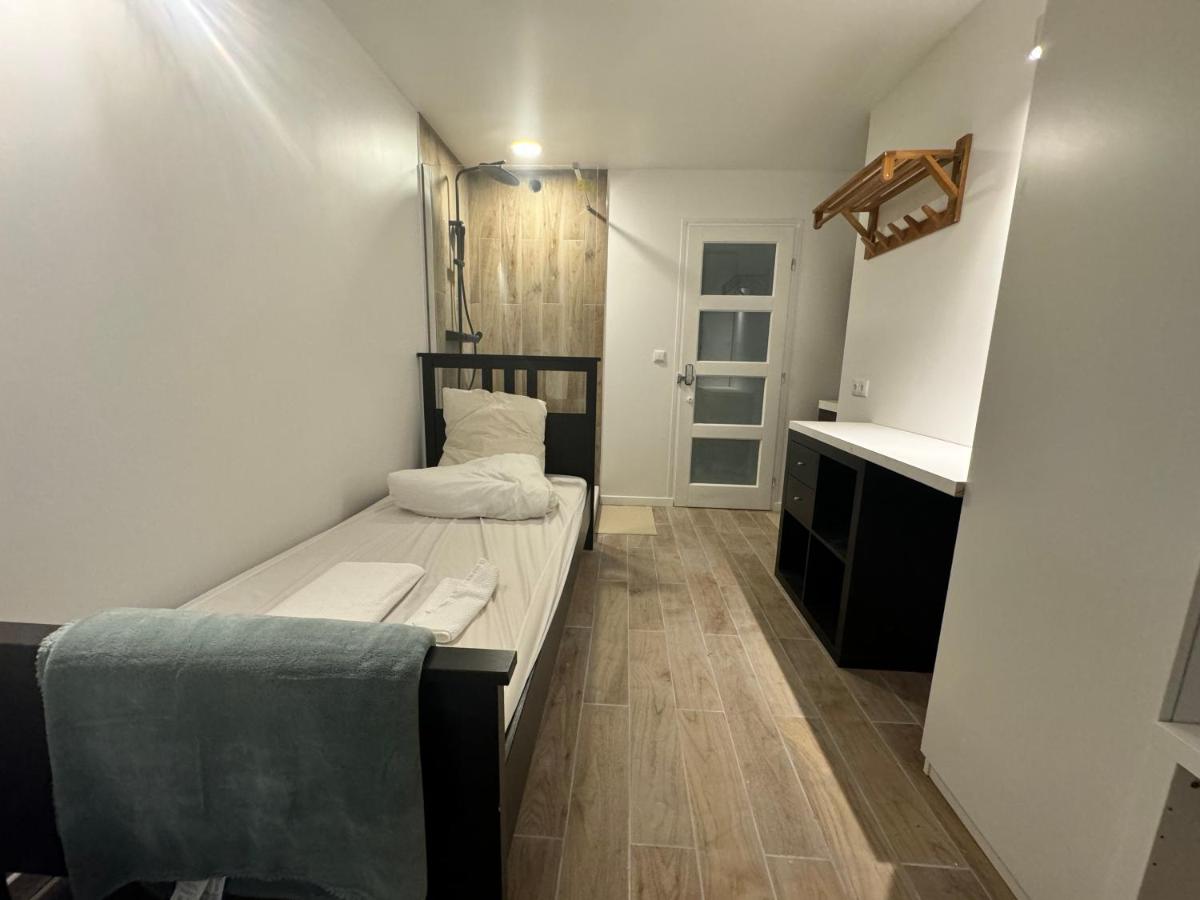 Standard Single Room with Shower