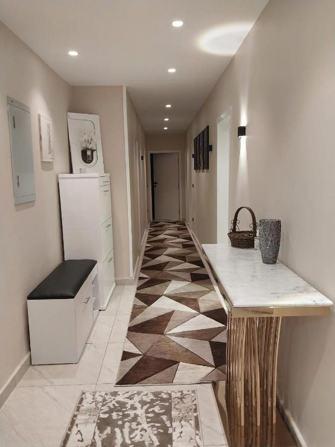 Heliopolis Ultra Luxury Panoramic Apt Near Cairo Airport - Bed and Breakfast Caïro