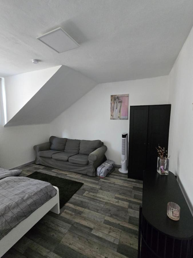 Ferienwohnung Monteurzimmer - B&B Eppelborn