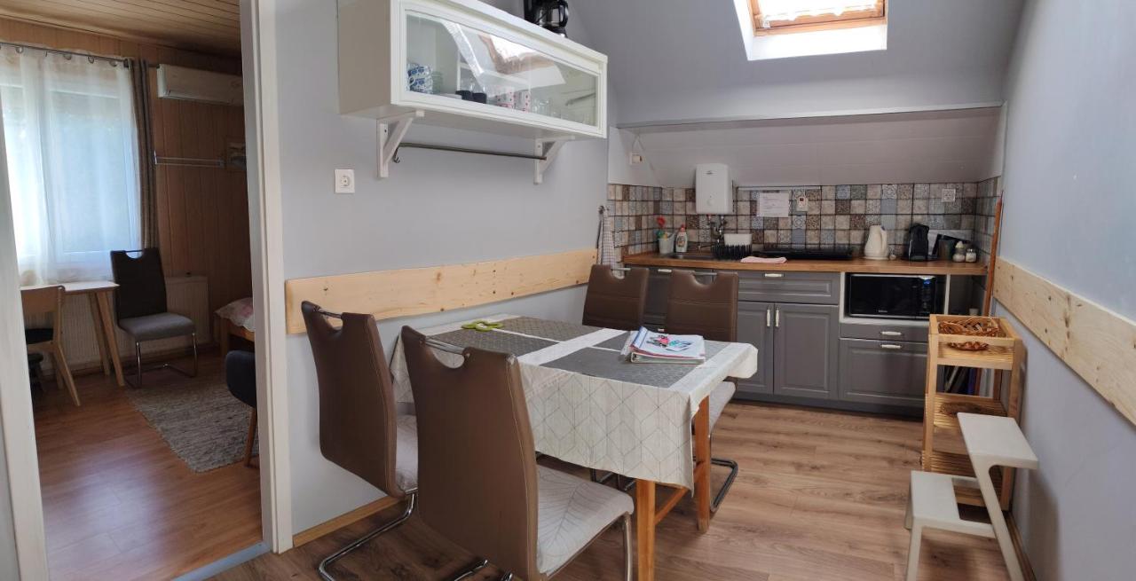 Apartment (4 Adults)