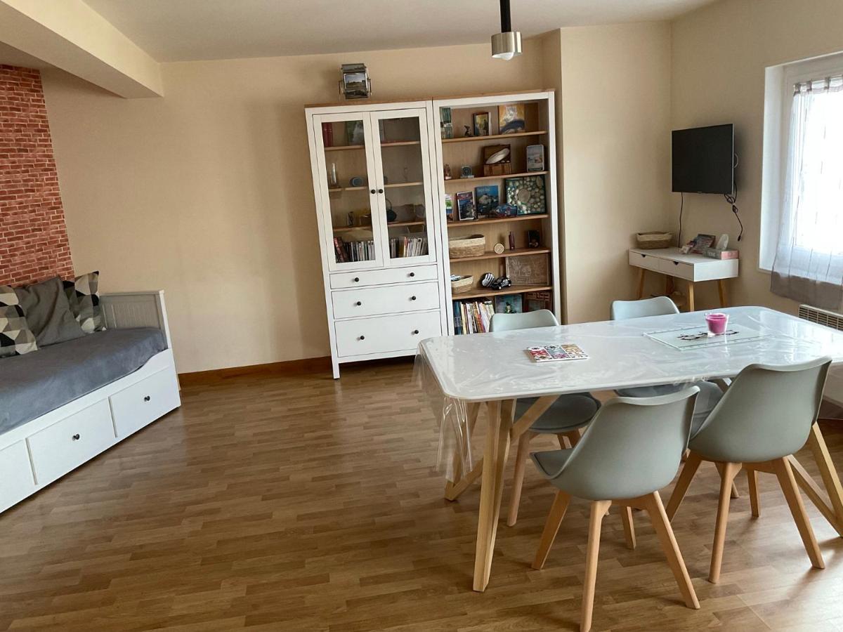 Grand T2 Côte de granit rose plages et commerces à proximité - Chambres d’hôtes Trégastel