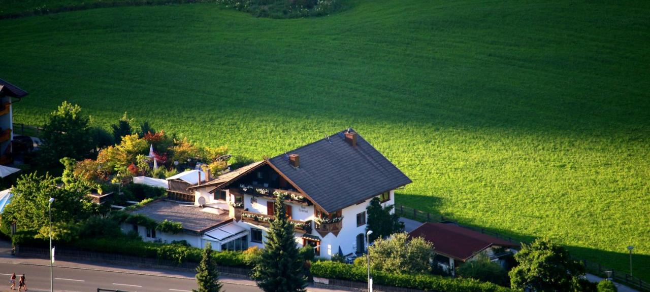 Haus Tirolerland - Bed and Breakfast