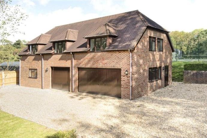 Salvi's Hideout - B&B Sarisbury Green