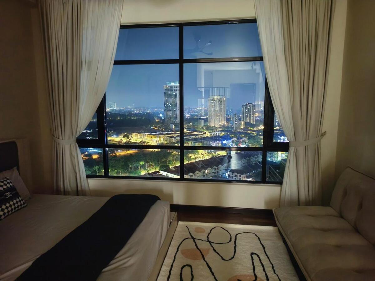 Molek Regency Studio 10 min Austin I 15 min CIQ -4pax PetFriendly, Netflix High Floor Unblock City Pool View, 1Carpark - Ferienwohnung Johor Bahru