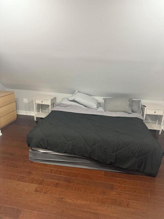 Private Third-Floor Attic Apartment - B&B New Haven