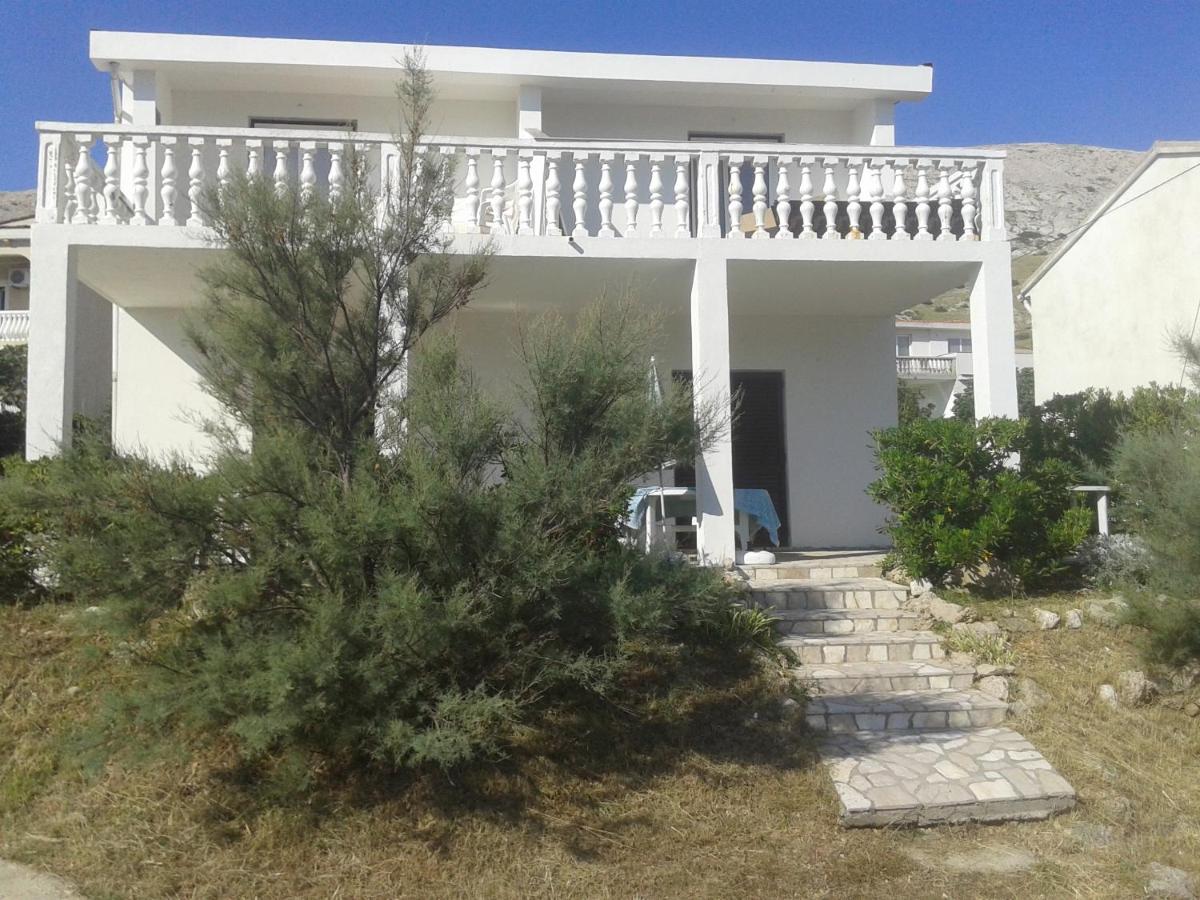 One-Bedroom Apartment with Sea View