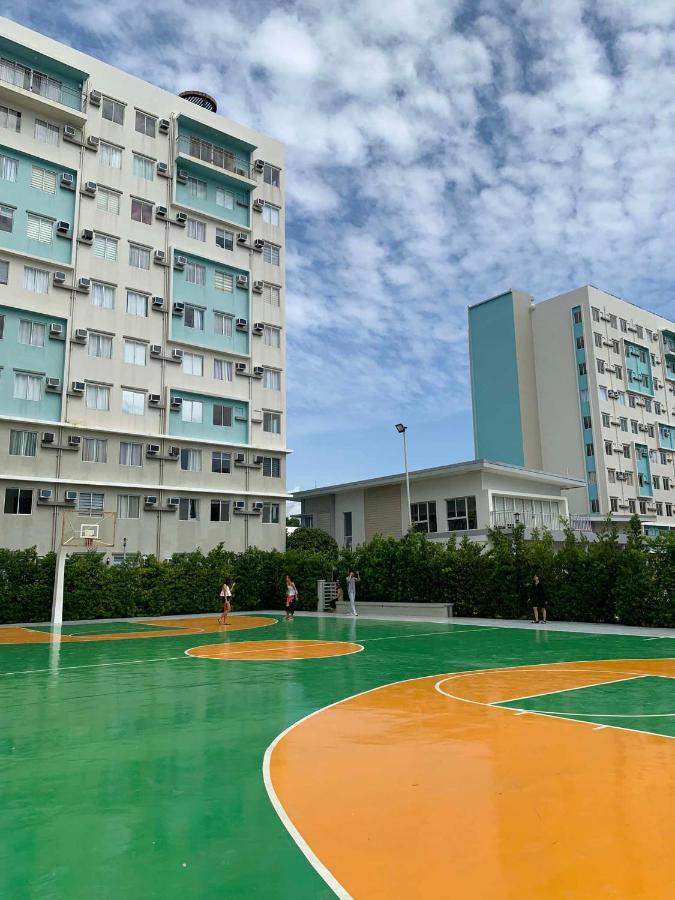 Quiet & Cool 2BR Condo Marina Spatial - Pool, Kitchen, Near Boulevard - B&B Dumaguete
