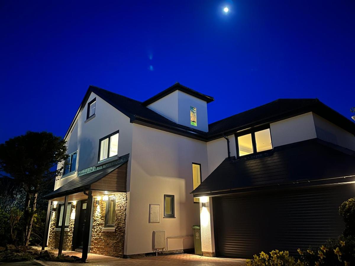 Stunning Beach House Indoor Pool - B&B Portsmouth