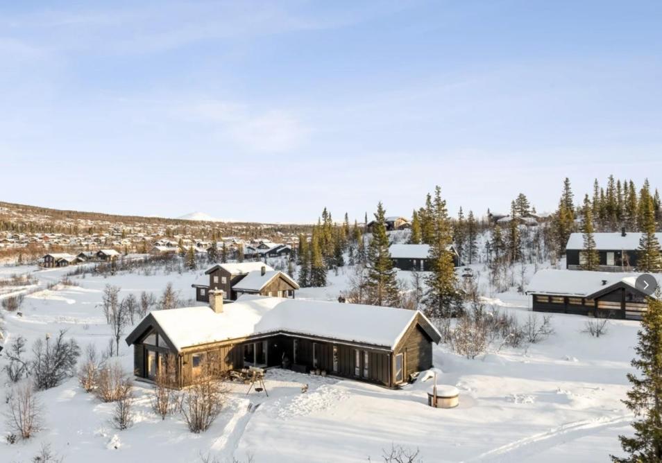 Moderne storhytte med 5 soverom og 3 bad - B&B Beitostølen