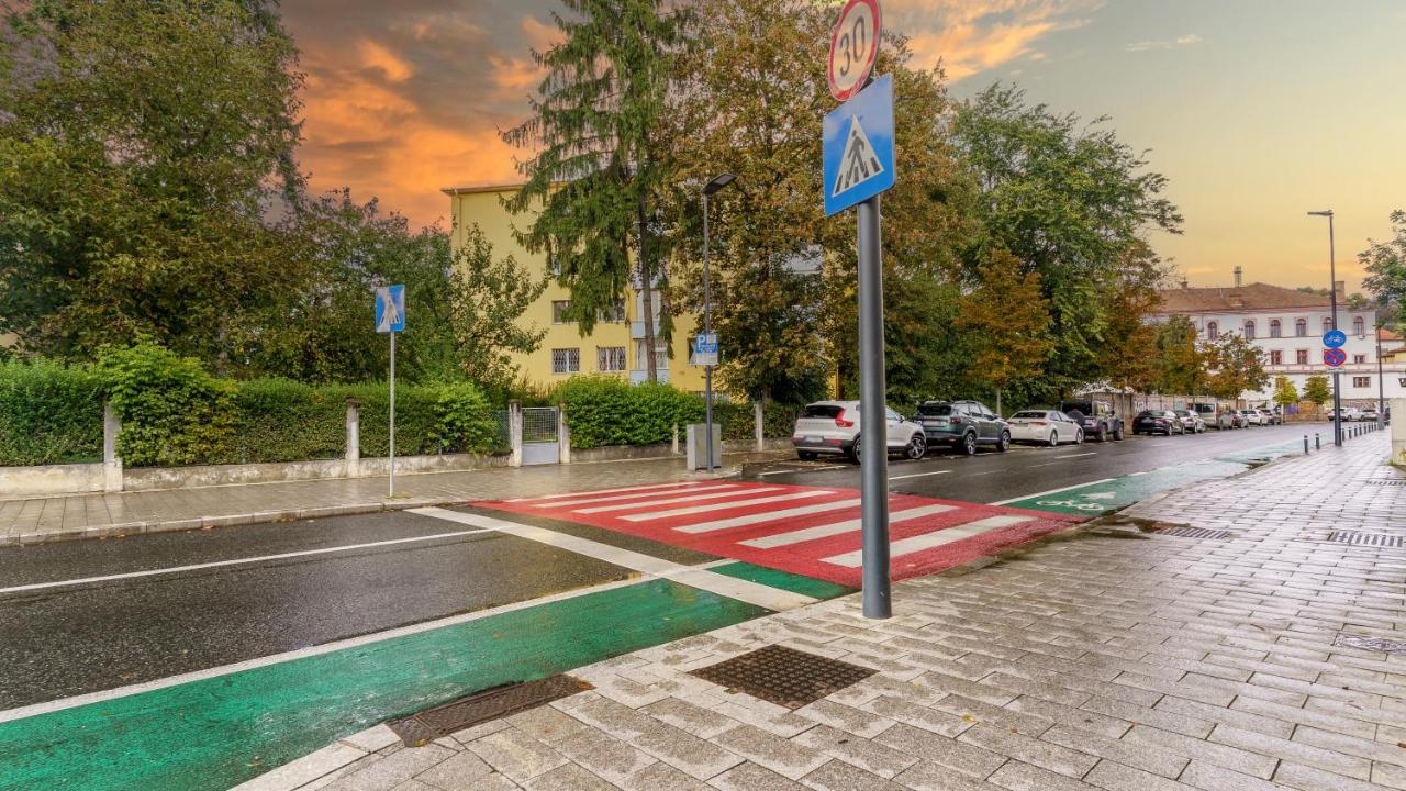 Central Park 3 Bedroom Stay - B&B Cluj-Napoca