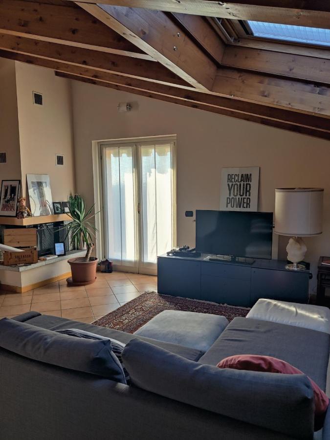 Casa Primavera - Appartamento con vista sul Rosa - B&B Varese