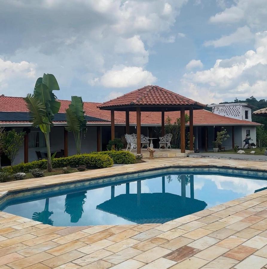 Chácara Paraíso Verde - Chambres d’hôtes Ibiúna