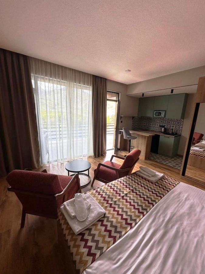 Triple Room with Mountain View