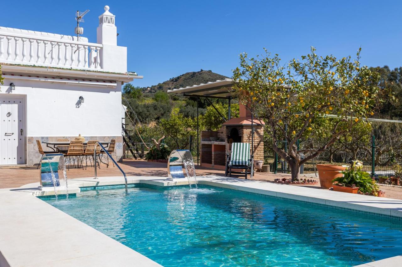 Riad Paraíso en plena naturaleza con piscina privada en Málaga - B&B Málaga