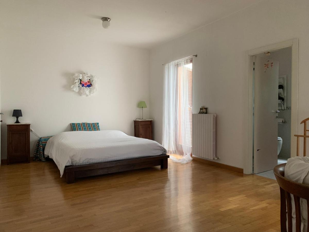 Chambre Lit King-Size avec Balcon