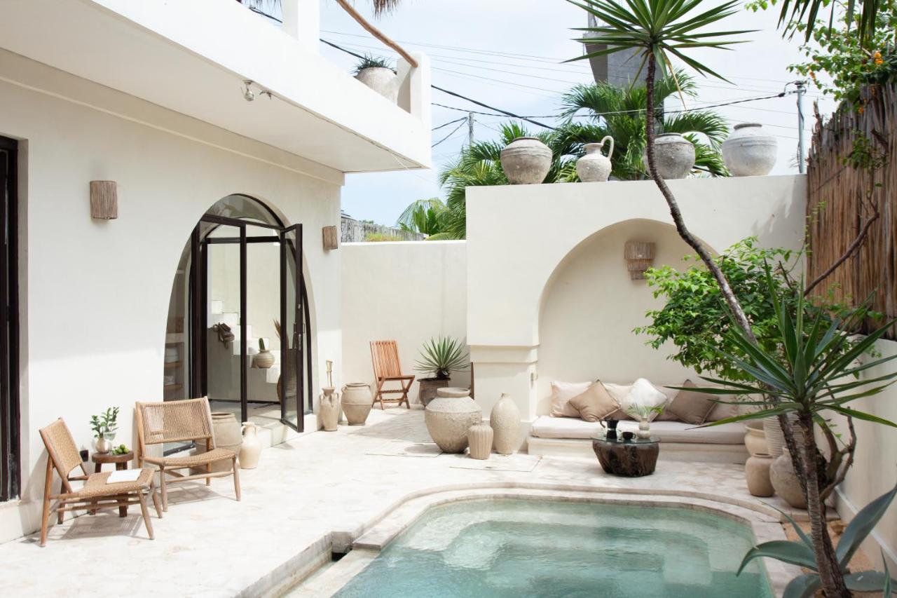 Villa Bella - Stylish 3-Bedroom Oasis with Mediterranean Charm - Bed and Breakfast Canggu