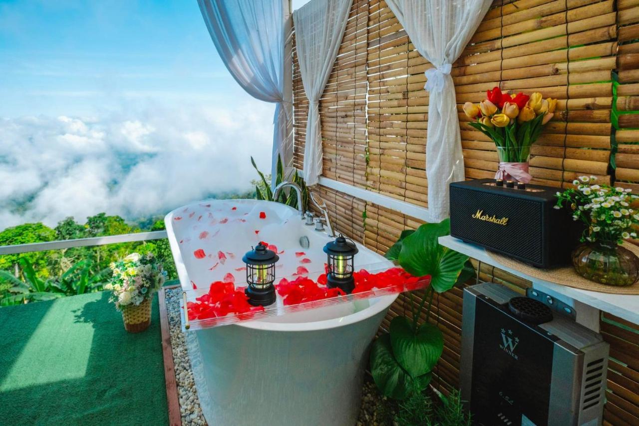 Kamer met Kingsize Bed en Uitzicht op de Bergen