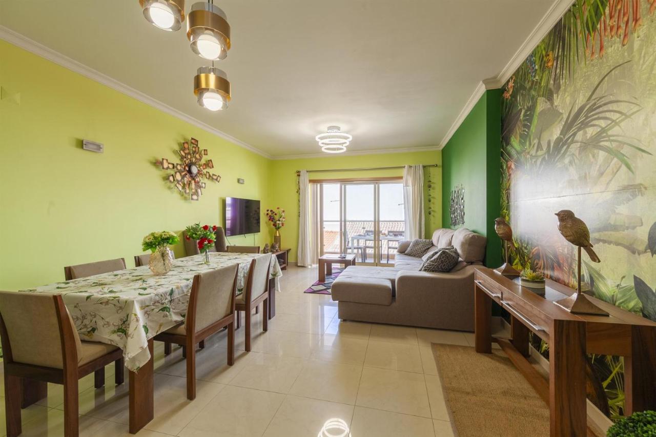 Apartamento de 3 dormitorios con balcón