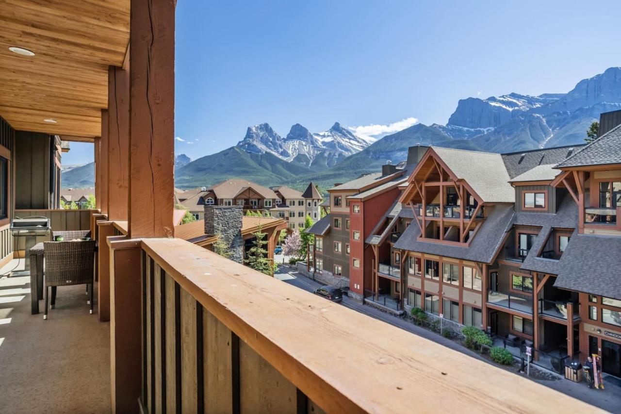 Spacious Rockies Escape near Banff Hot tub and Gym - B&B Canmore