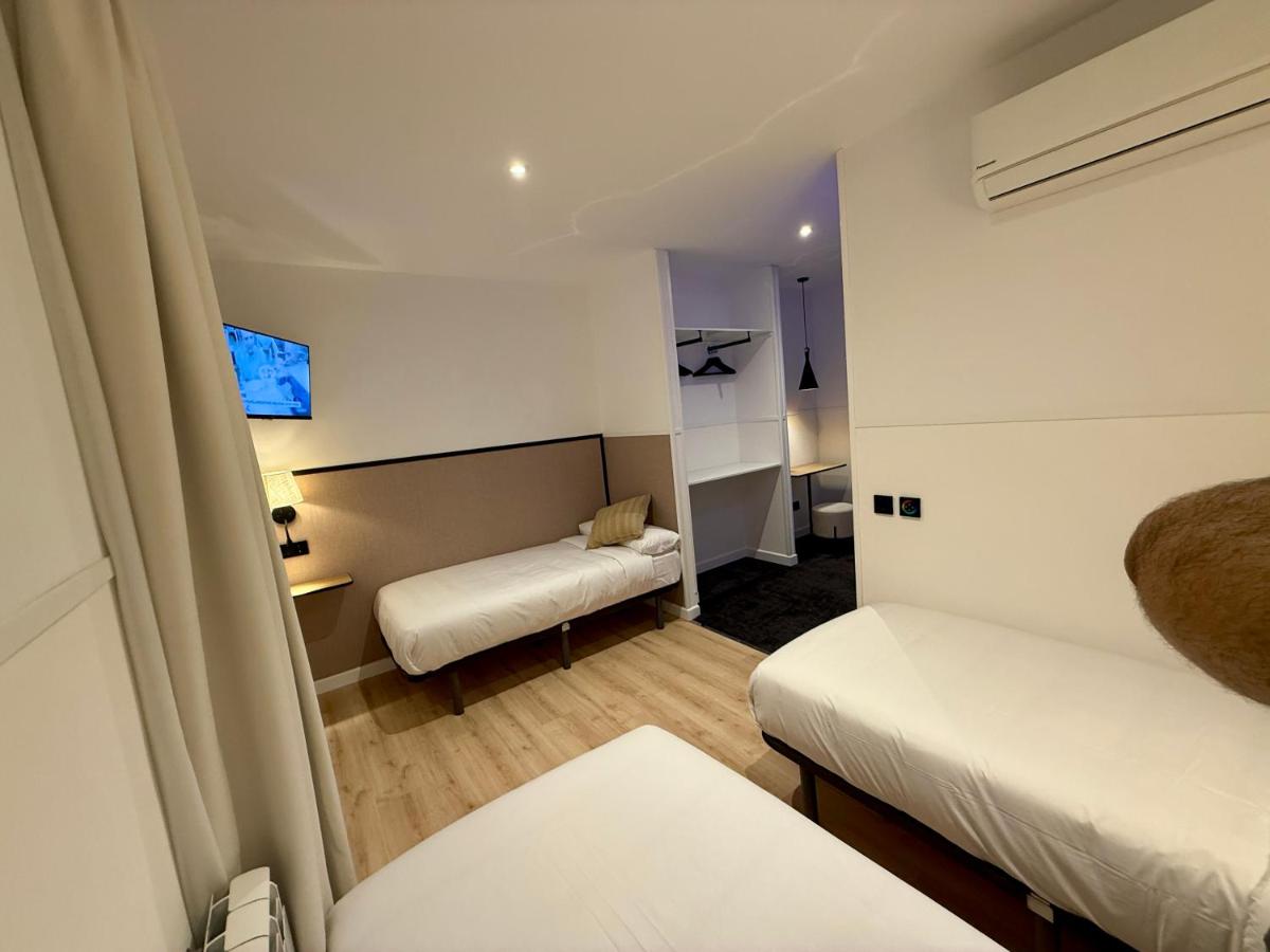 Triple Room with Balcony and Views