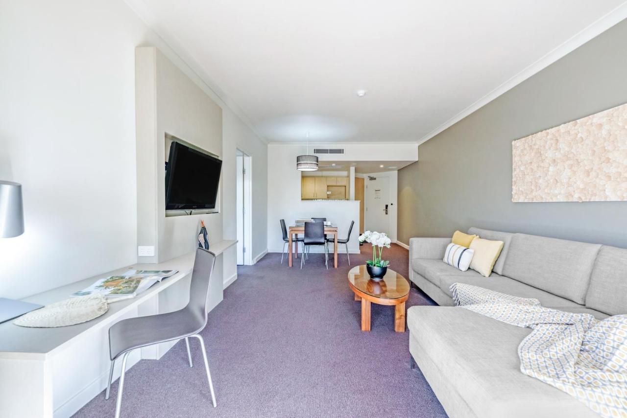 Seaside Oasis with Balcony along the Esplanade - Bed and Breakfast Darwin