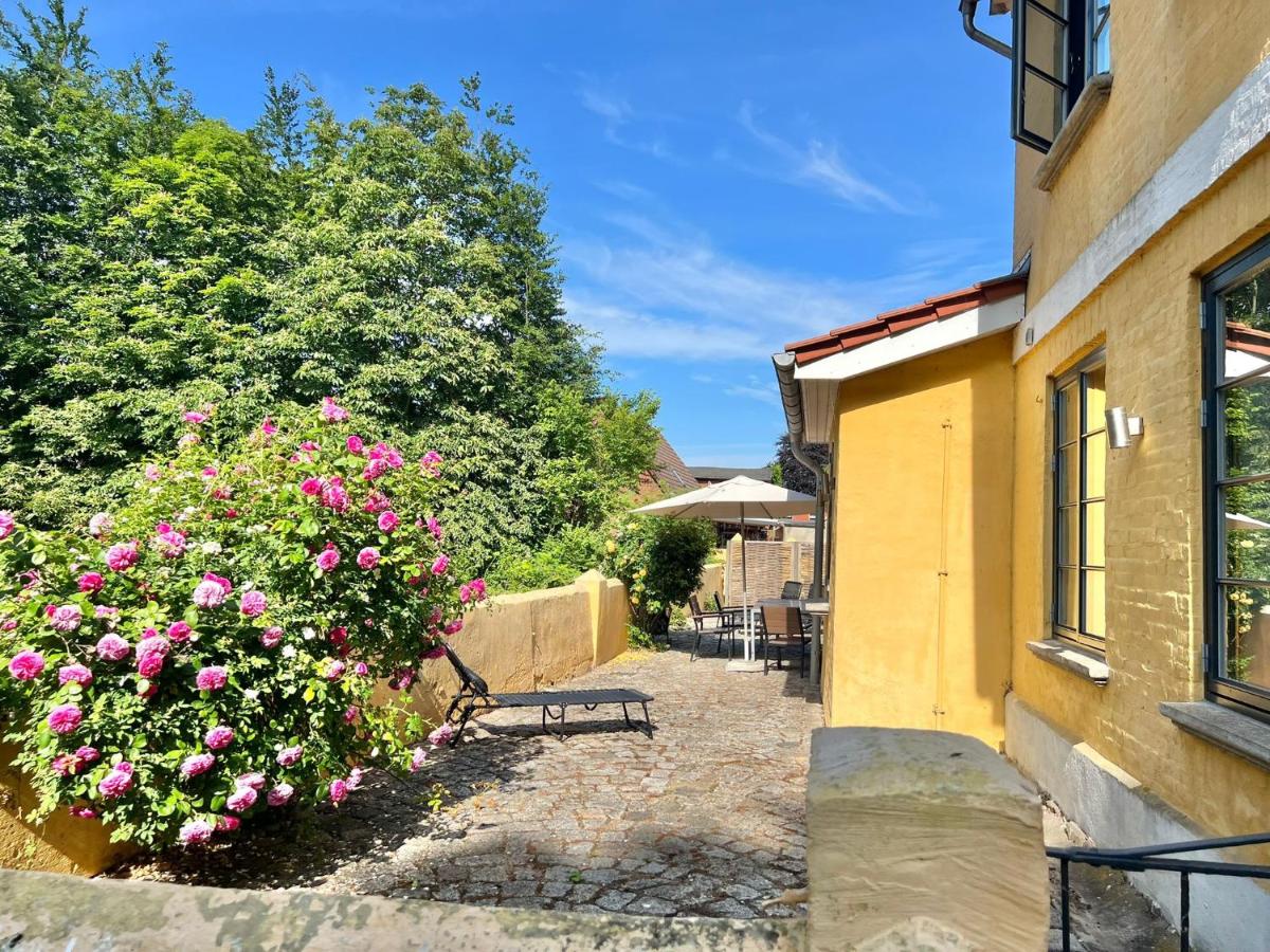 historisches Pastorat - Villa Luka - Ferienwohnung Fehmarn