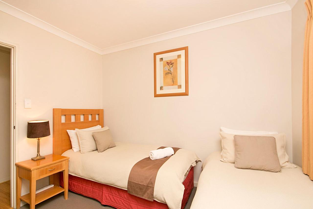 Apartamento de 2 dormitorios con baño y aseo