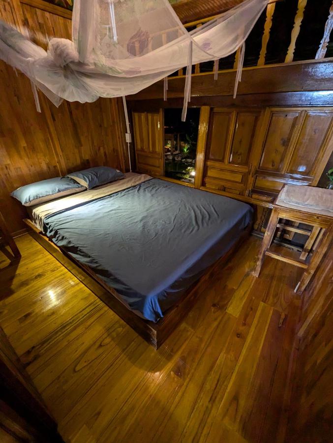 Camera Matrimoniale con Vista Giardino