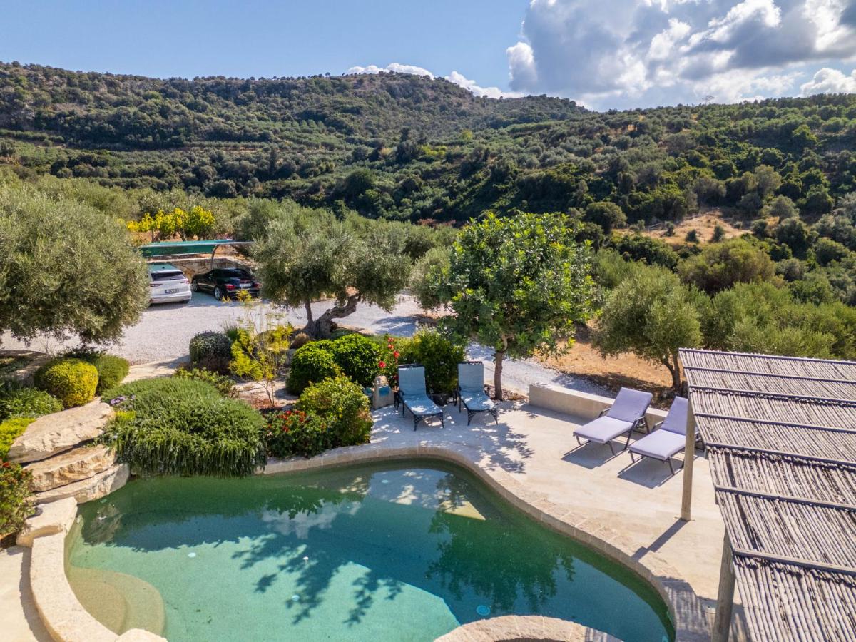 Villa Lucy by PosarelliVillas - B&B Plataniás